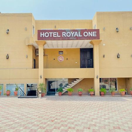 Hotel Royal One มุลตาน ภายนอก รูปภาพ