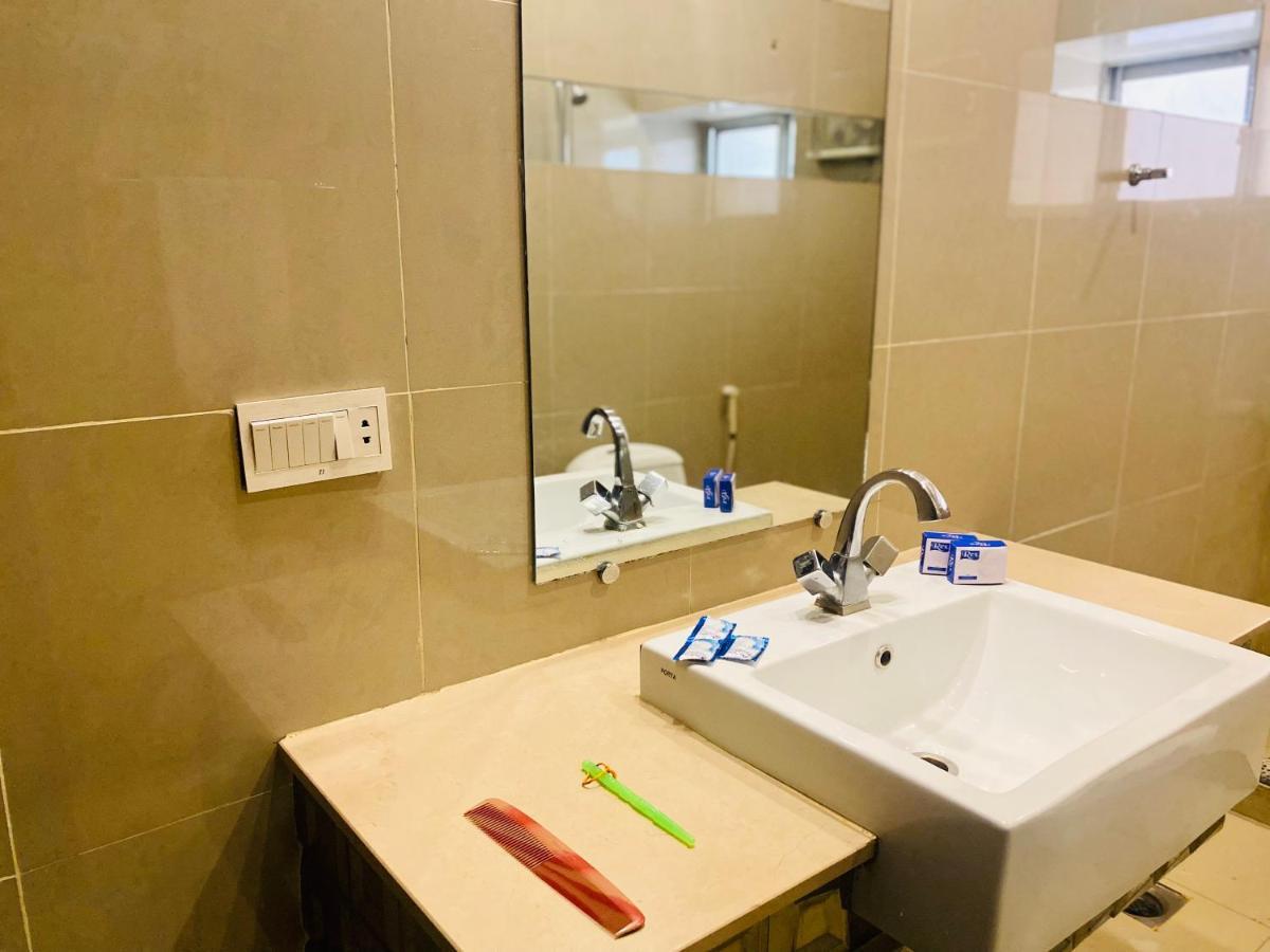Hotel Royal One มุลตาน ภายนอก รูปภาพ
