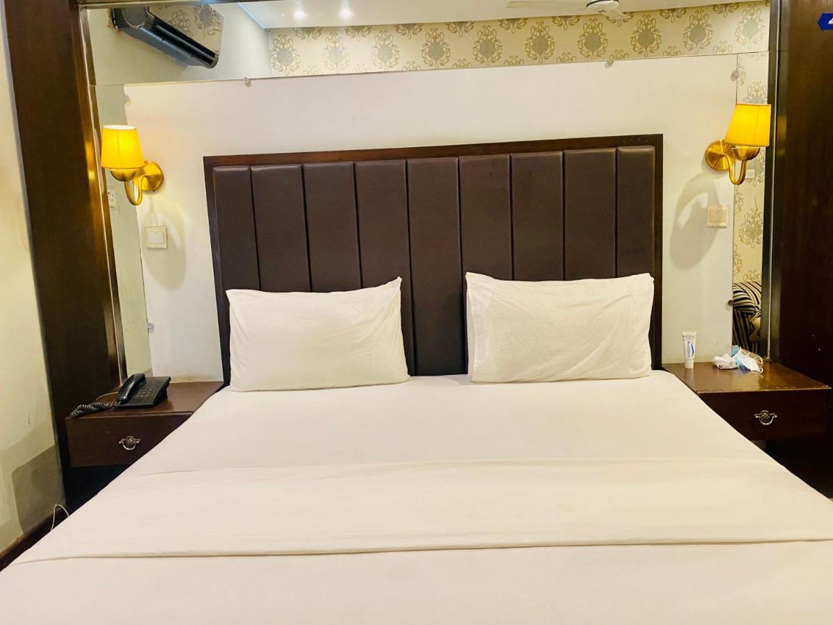 Hotel Royal One มุลตาน ภายนอก รูปภาพ