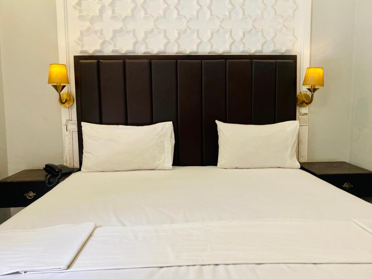 Hotel Royal One มุลตาน ภายนอก รูปภาพ