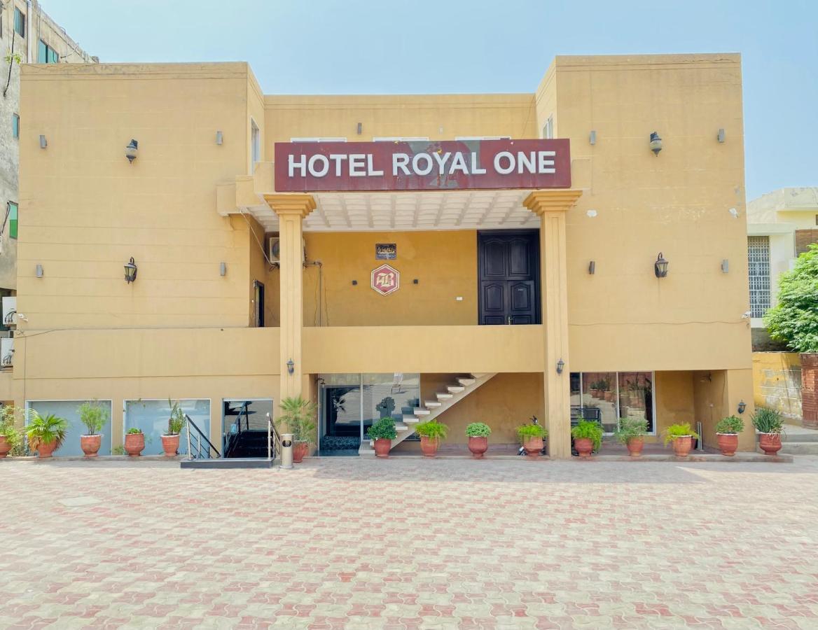 Hotel Royal One มุลตาน ภายนอก รูปภาพ